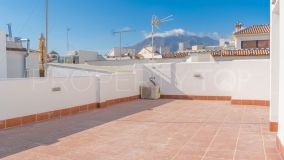 Renovated townhouse with huge solarium in the heart of the old town of Estepona.