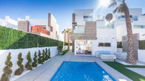 New contemporary villas in El Raso