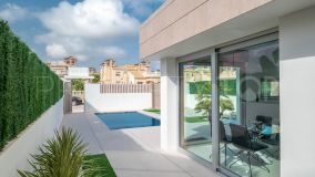 Buy villa with 3 bedrooms in El Raso