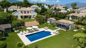 Magnificent villa that blends traditional Mediterranean architecture with boho-chic interiors set on a spacious plot in El Paraiso