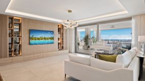 Apartamento en Nueva Andalucía con vistas al mar a la venta