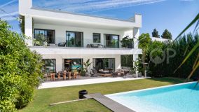 Exquisite Marbella Villa: A Luxurious Oasis in the Heart of the City