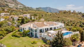 Villa for sale in Mijas