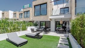 Modern 3-bedroom townhouse in the heart of Nueva Andalucia