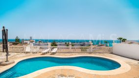 Villa for sale in Benalmadena
