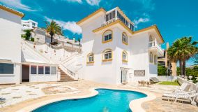 Villa for sale in Benalmadena