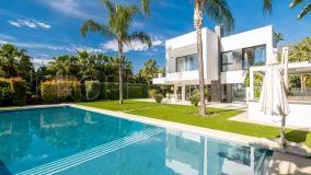 For sale villa with 6 bedrooms in Marbella Golden Mile