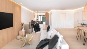 Duplex rez de chaussée for sale in Los Pinos de Aloha, Nueva Andalucia