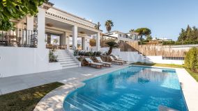 Villa for sale in Las Brisas, Nueva Andalucia
