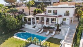 Villa for sale in Las Brisas, Nueva Andalucia