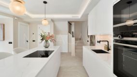 Maison de Ville for sale in Altos del Rodeo, Nueva Andalucia