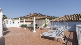 Penthouse for sale in Los Arqueros, Benahavis