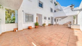 Reihenhaus zu verkaufen in Los Naranjos, Nueva Andalucia