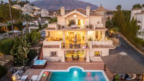 Villa en venta en Nueva Andalucia, Marbella
