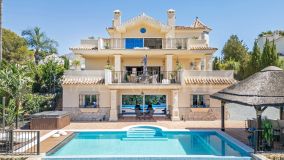 Villa en venta en Nueva Andalucia, Marbella