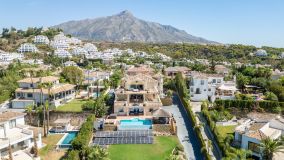 Villa en venta en Nueva Andalucia, Marbella