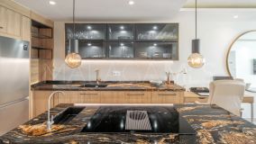 Lägenhet for sale in Nueva Andalucia, Marbella
