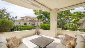 Apartamento Planta Baja en venta en Capanes Sur, Benahavis