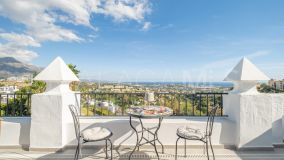 Zweistöckiges Penthouse zu verkaufen in Las Colinas de Marbella, Benahavis