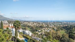 Zweistöckiges Penthouse zu verkaufen in Las Colinas de Marbella, Benahavis