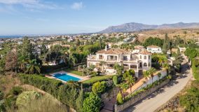 Villa for sale in Altos del Paraiso, Benahavis