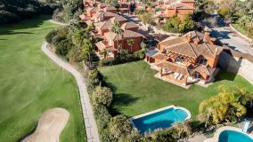 Villa for sale in Santa Clara, Marbella East