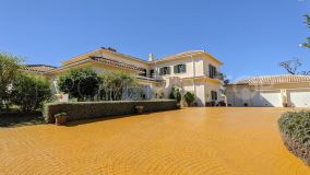 Villa en venta en San Roque Club
