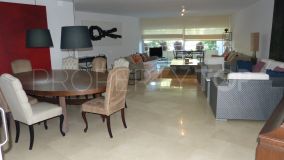 Buy Polo Gardens apartment with 4 bedrooms