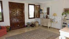 Buy villa in Zona E with 4 bedrooms