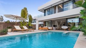 Villa zu verkaufen in La Resina Golf, Estepona Ost