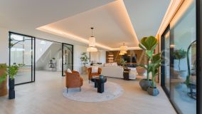 Villa for sale in El Rosario, Marbella East