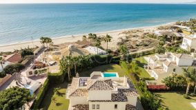 Villa en venta en Costabella, Marbella Este
