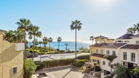 Luxury Beachfront Townhouse in Garden Beach, Estepona – Experience Coastal Elegance!