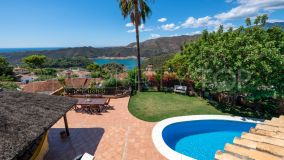 Luxury Villa in Cerros del Lago, Istan: Panoramic Views and Exclusive Design Just 8 km from Marbella