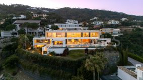 Villa for sale in El Madroñal, Benahavis