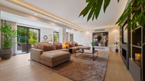 Villa for sale in Las Brisas, Nueva Andalucia