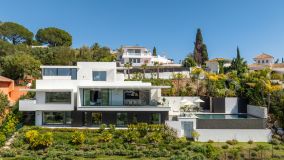 Villa for sale in El Rosario, Marbella East