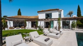 Villa zu verkaufen in El Herrojo, Benahavis