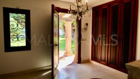 Villa for sale in El Presidente, Estepona Est