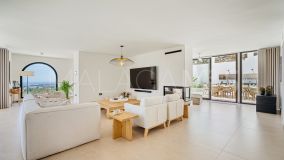 Villa for sale in Las Lomas de Nueva Andalucia