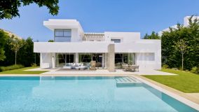 Villa en venta en El Paraiso, Estepona Este