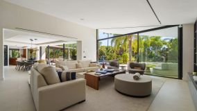 Villa en venta en Las Chapas, Marbella Este