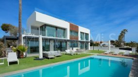 Villa for sale in El Saladillo, Estepona Öst