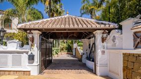 Villa for sale in Bahia de Marbella, Marbella East