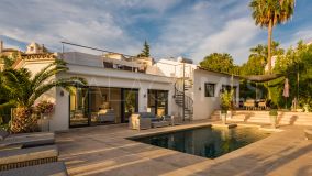 Villa en venta en Nueva Andalucia, Marbella