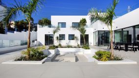 Villa zu verkaufen in El Rosario, Marbella Ost