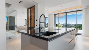 Villa for sale in Los Flamingos Golf, Benahavis
