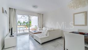 Flat for sale in Los Naranjos, Nueva Andalucia
