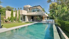 Hus i byn for sale in Los Naranjos, Nueva Andalucia