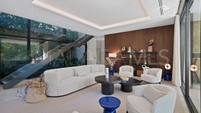 Hus i byn for sale in Los Naranjos, Nueva Andalucia